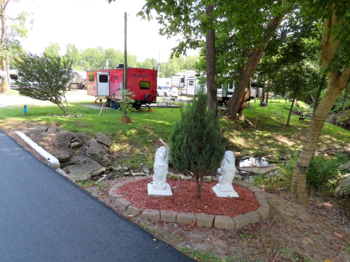 05_Brooks_RV_Park_full_hookup_campground_Louisville_KY