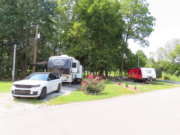 08_Brooks_RV_Park_full_hookup_campground_Louisville_KY