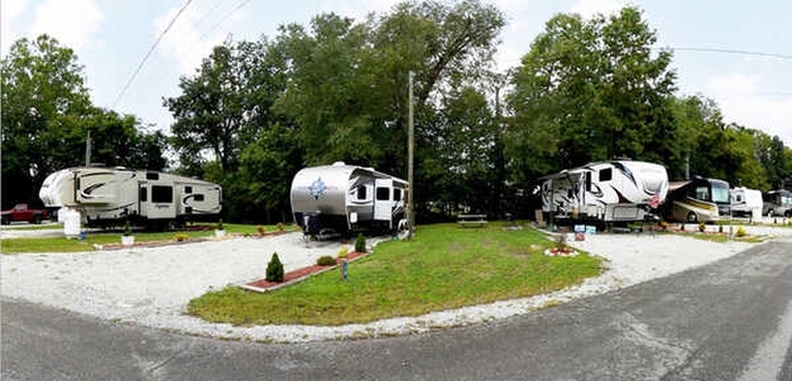 42_Brooks_RV_Park_full_hookup_campground_Louisville_KY